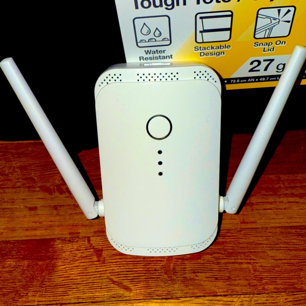 WiFi extender small but powerful